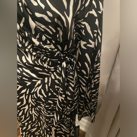 ❤️NEW Donna Morgan Wrap Dress - Picture 5 of 7